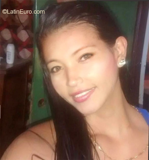Date this tall Colombia girl Jenifer from Pereira CO16373