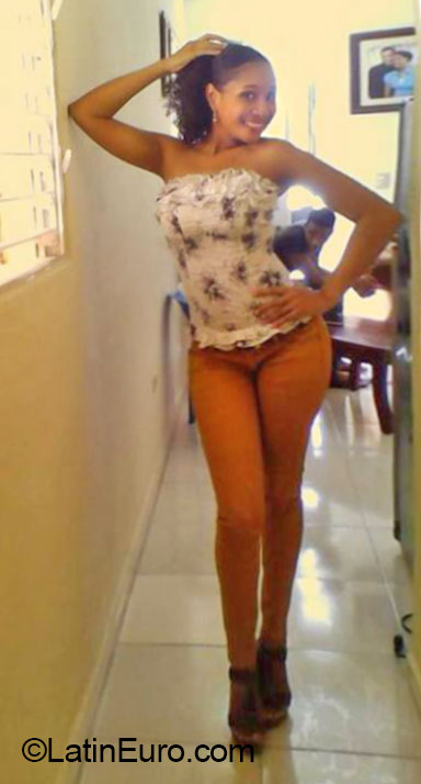 Date this attractive Dominican Republic girl Merian from San Cristobal DO20202