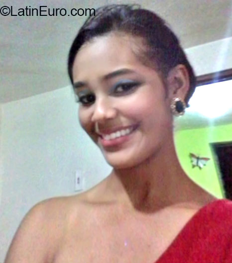 Date this charming Dominican Republic girl Maria teresa from Santo Domingo DO20240