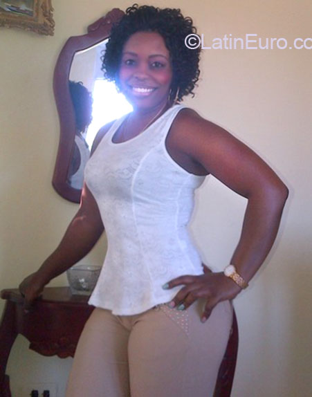 Date this happy Dominican Republic girl Ruth01 from Romana DO20278