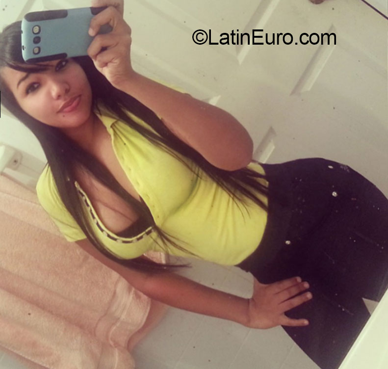 Date this sultry Dominican Republic girl Rachel from Santo Domingo DO20296