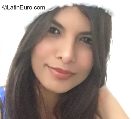 Date this voluptuous Colombia girl Martha from Cartagena CO16463