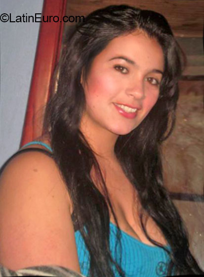Date this passionate Colombia girl Jessenia from Bocolod CO16470