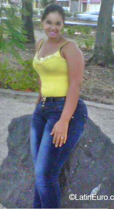 Date this attractive Dominican Republic girl Cesariana from Santo Domingo DO21759