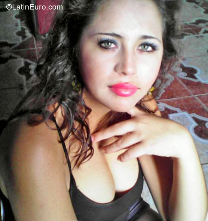 Date this hard body Honduras girl Yosselyn from Cortes HN1280