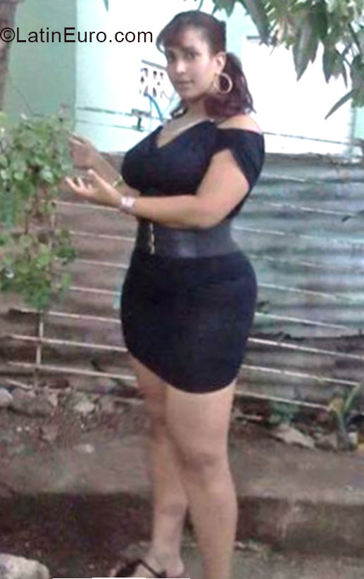 Date this sensual Dominican Republic girl Nicaury from Santiago DO20591