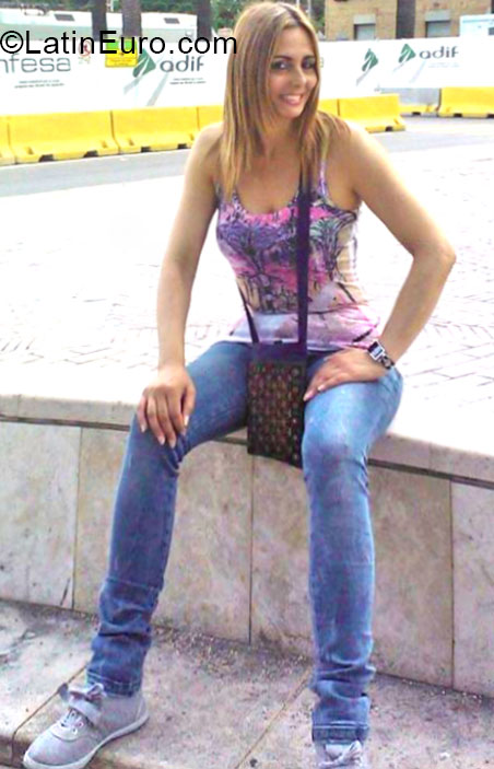 Date this beautiful Colombia girl MARTHA from Medellin CO16540