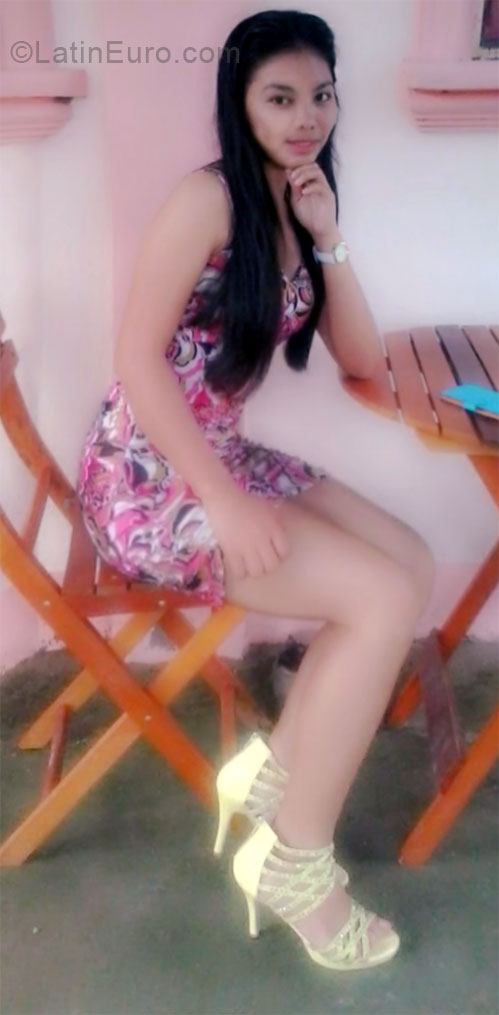 Date this athletic Philippines girl Adelin from Manila PH736