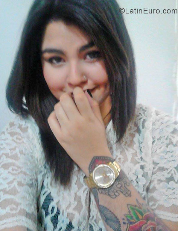 Date this cute Colombia girl Daniela from Pereira CO16588