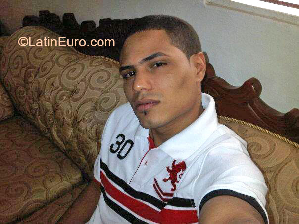 Date this georgeous Dominican Republic man Jorge from Santiago DO20710