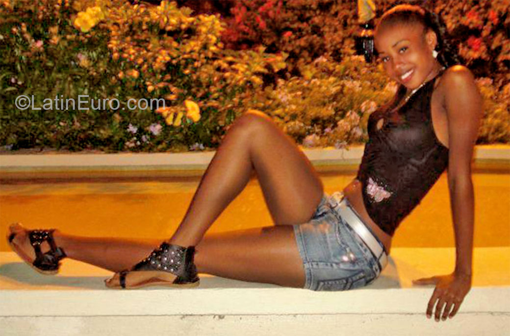 Date this delightful Jamaica girl Simeikia from Kingston JM1904