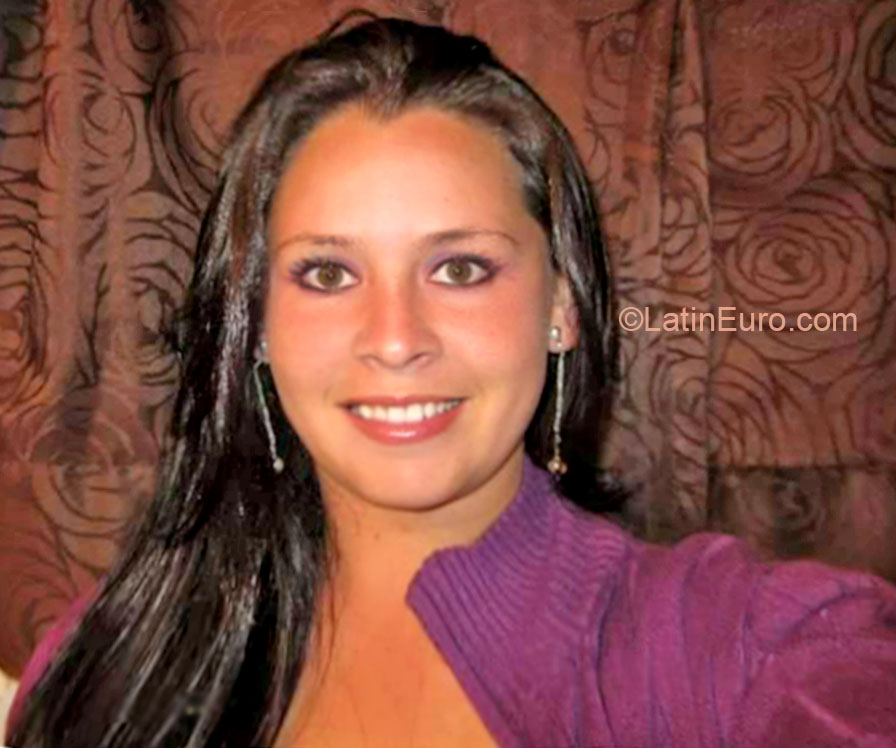 Date this charming Colombia girl Vanessa from Bogota CO16658