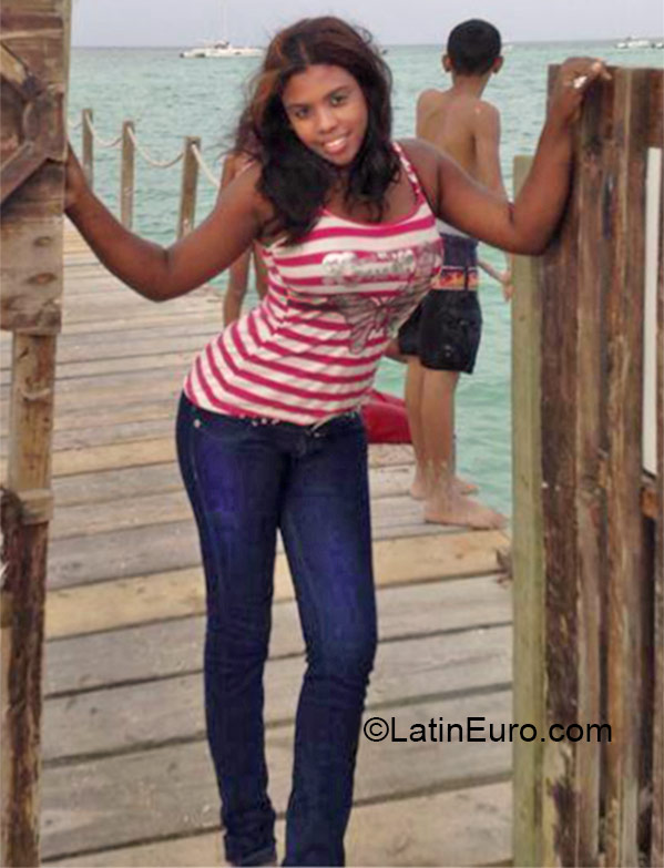Date this young Dominican Republic girl Maria cristina from La Romana DO20815