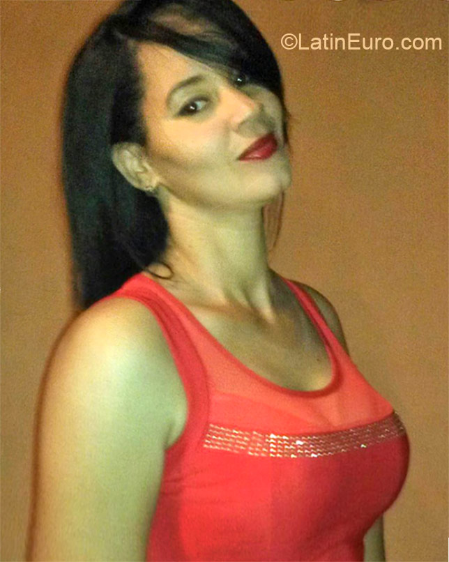 Date this young Dominican Republic girl Sonyie from Santo Domingo DO20828