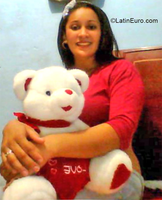 Date this fun Colombia girl Yuli from Barranquilla CO16745