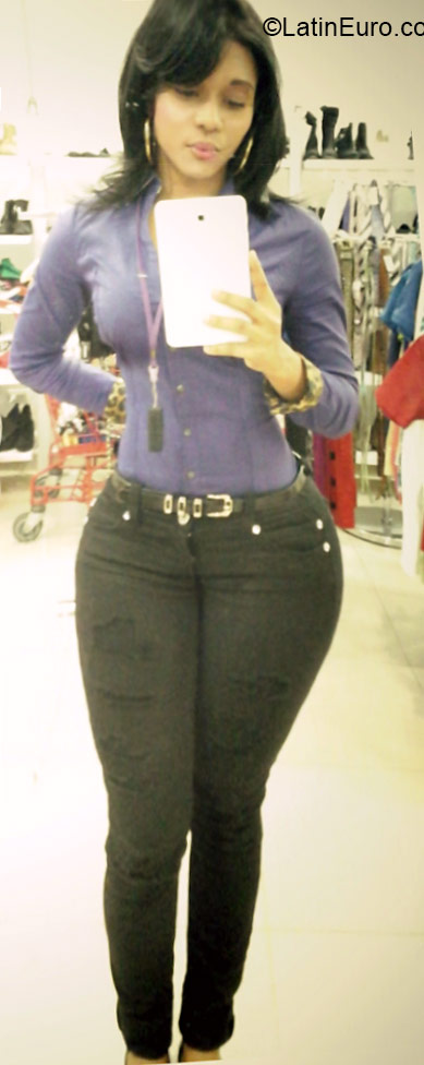 Date this charming Dominican Republic girl Eliza from Santiago DO20991
