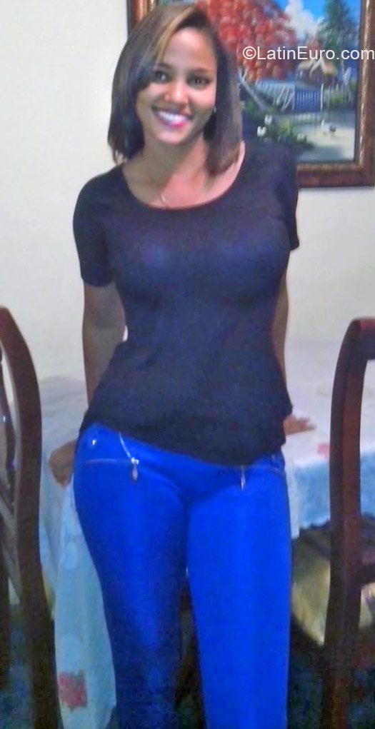 Date this voluptuous Dominican Republic girl Marlenis from Santo Domingo DO21000