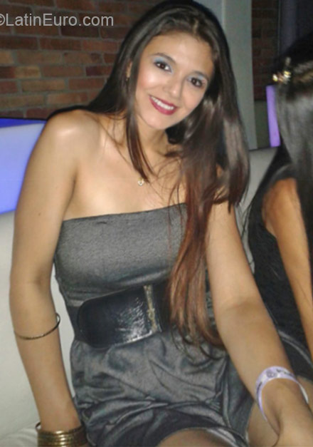 Date this funny Colombia girl Mariluth from Cali CO16768