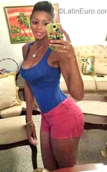 Date this hard body Dominican Republic girl Jennifer from Boca Chica DO21043