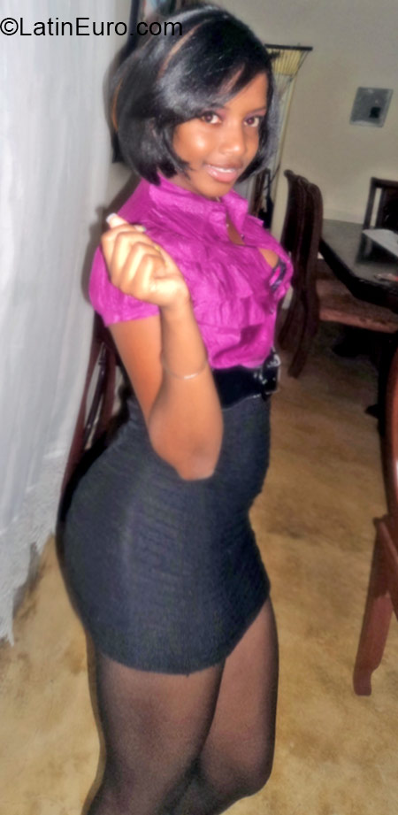 Date this delightful Dominican Republic girl Ruth from Santo Domingo DO21046