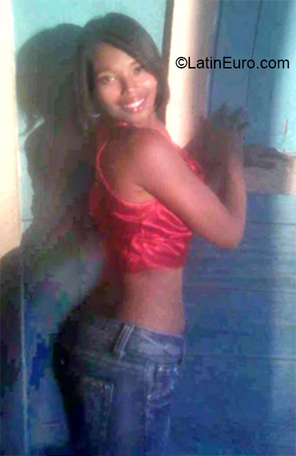 Date this hot Dominican Republic girl Yuderkis from San Pedro De Macoris DO21123