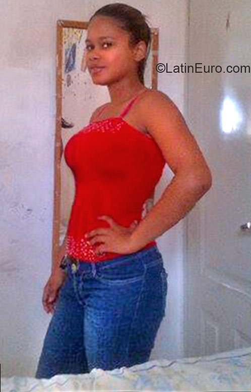 Date this charming Dominican Republic girl Brenda from Puerto Plata DO21125