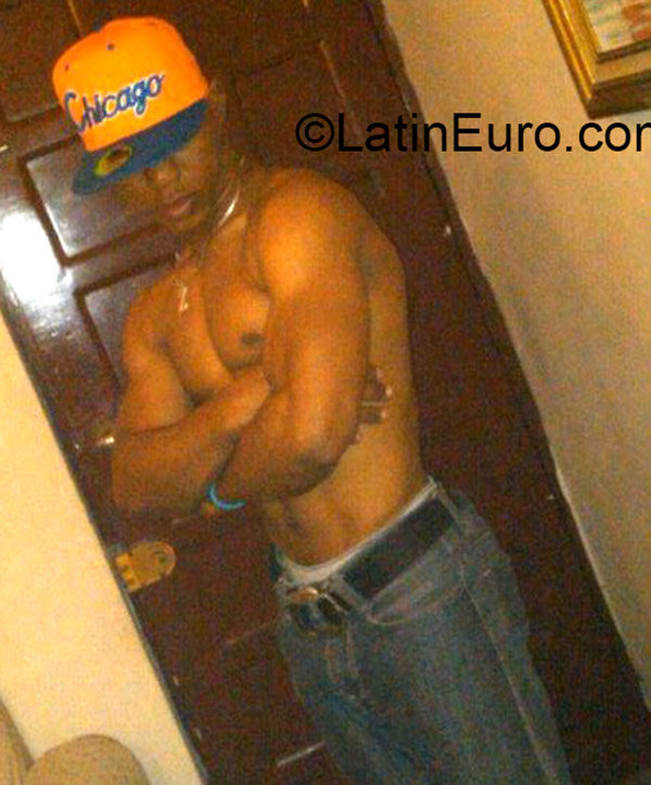 Date this tall Dominican Republic man Jose from Santo Domingo DO21135