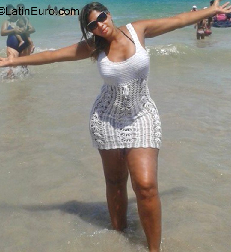Date this delightful Brazil girl Ana Cristina from Recife BR9190