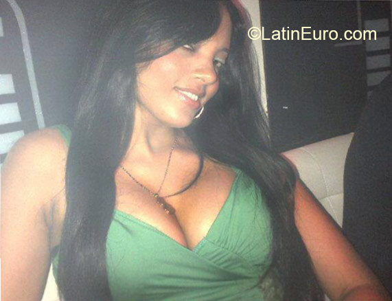 Date this exotic Dominican Republic girl Yajeira from Santo Domingo DO21164
