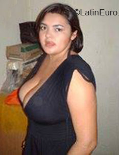 Date this voluptuous Brazil girl Maria from Natal BR9197