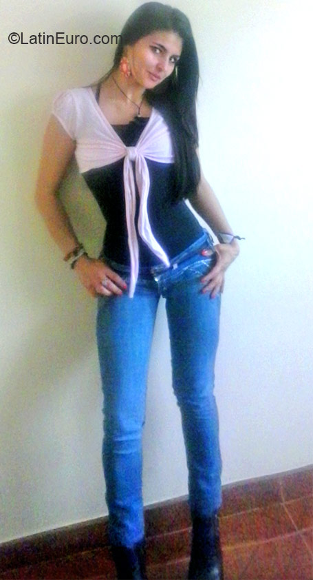 Date this stunning Colombia girl Saiyury from Bogota CO16916