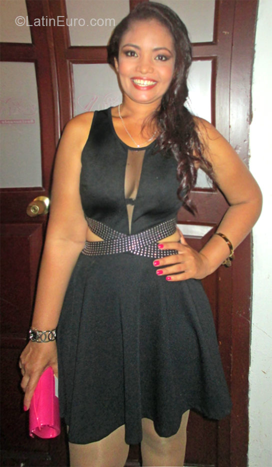 Date this georgeous Colombia girl Marisela from Cartagena CO17330