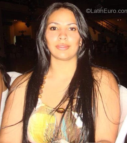 Date this foxy Colombia girl Leidy from Cali CO16939