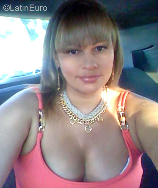 Date this charming Colombia girl Luz Adriana from Cali CO16945