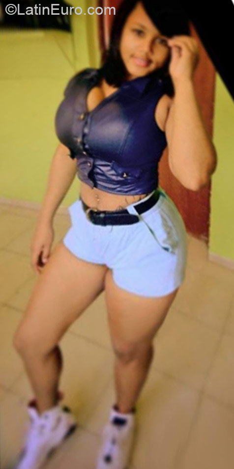 Date this young Dominican Republic girl Maria from Santo Domingo DO21356