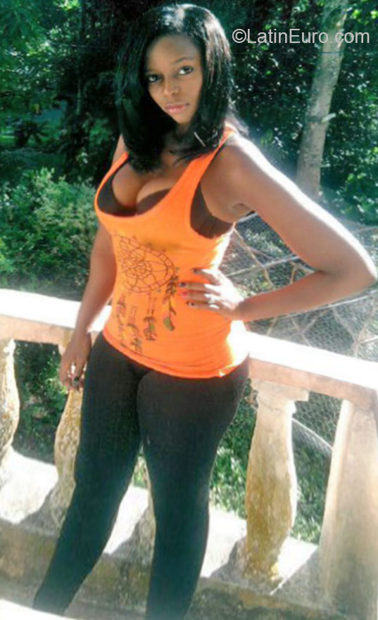 Date this gorgeous Jamaica girl Sue from Montego Bay JM1956