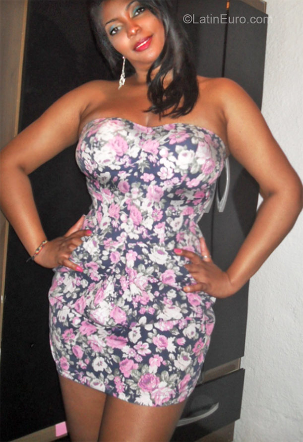Date this voluptuous Brazil girl Jaqueline from Leopoldina BR9511