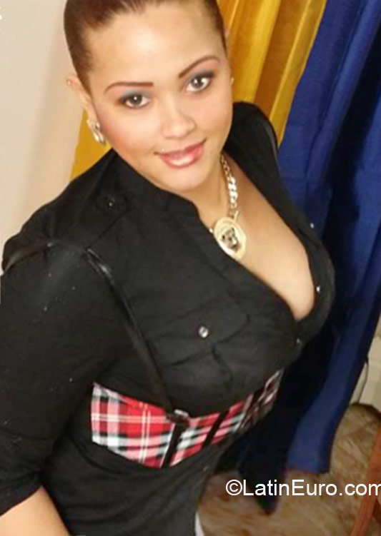 Date this stunning Dominican Republic girl Milagro from Santiago DO21511
