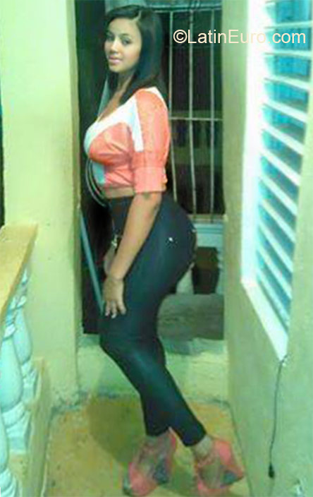 Date this funny Dominican Republic girl Edil from Santiago DO21517