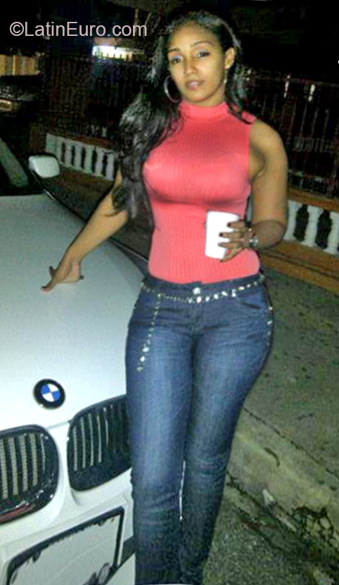 Date this nice looking Dominican Republic girl La India from Santo Domingo DO21531