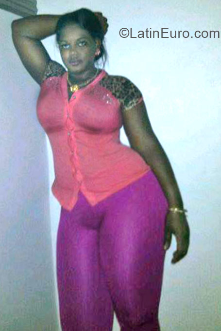 Date this attractive Jamaica girl Yaniquie from Portmore JM1972