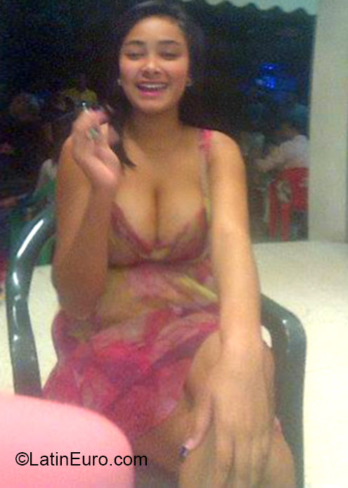 Date this nice looking Dominican Republic girl Fani from El Cercado DO21553