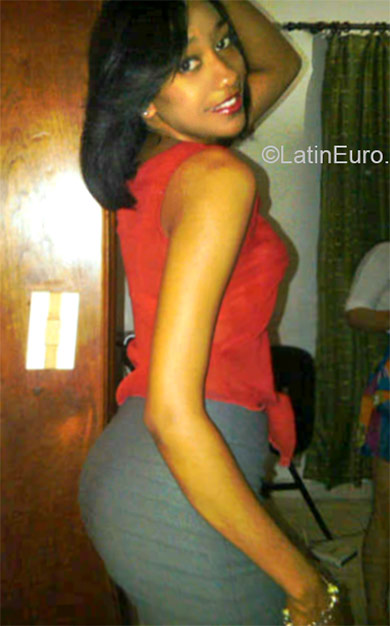 Date this passionate Dominican Republic girl Tania from Santiago DO21573