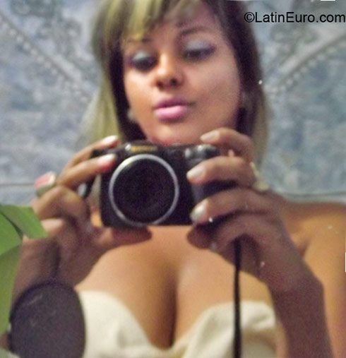 Date this gorgeous Brazil girl Ana Claudia from Sao Paulo BR9273