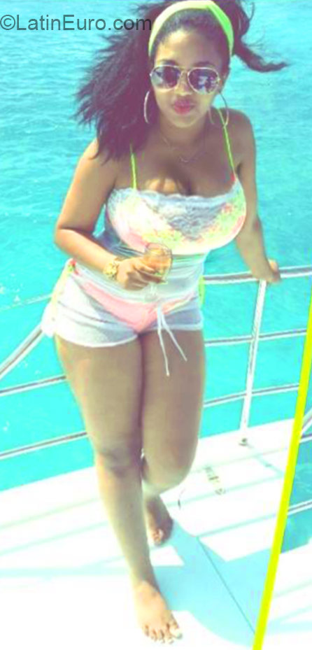 Date this cute Dominican Republic girl Masiel from Santo Domingo DO21704