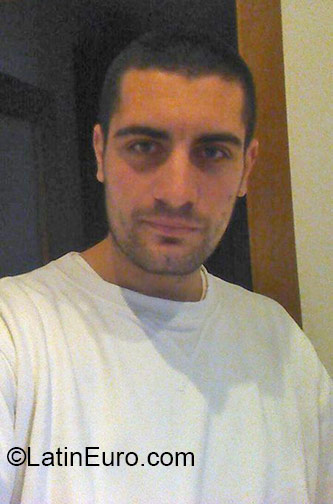 Date this lovely Italy man Reppuccio from Napoli IT241