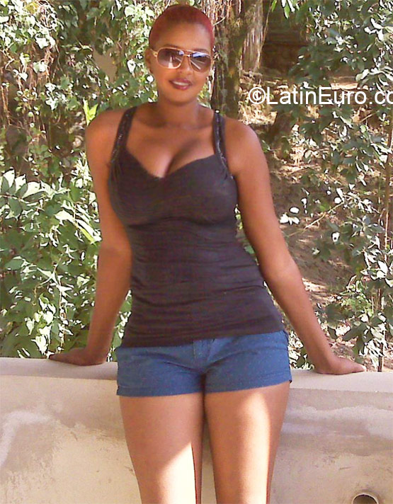 Date this pretty Dominican Republic girl Verenese from Puerto Plata DO21802