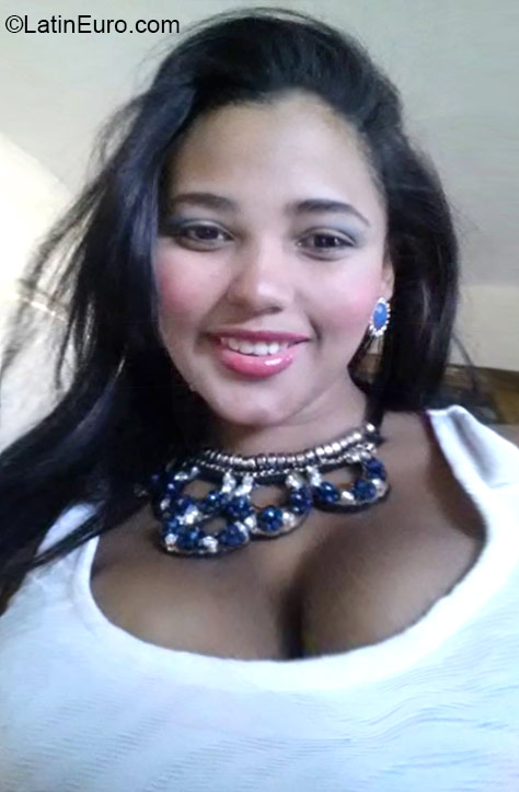 Date this exotic Dominican Republic girl Madelin from Santo Domingo DO21820
