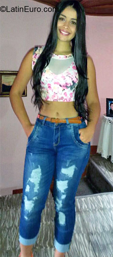 Date this georgeous Colombia girl Yuliania from Cali CO17265
