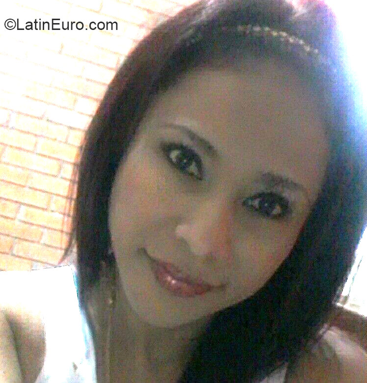Date this hard body Colombia girl Erika from Medellin CO17309